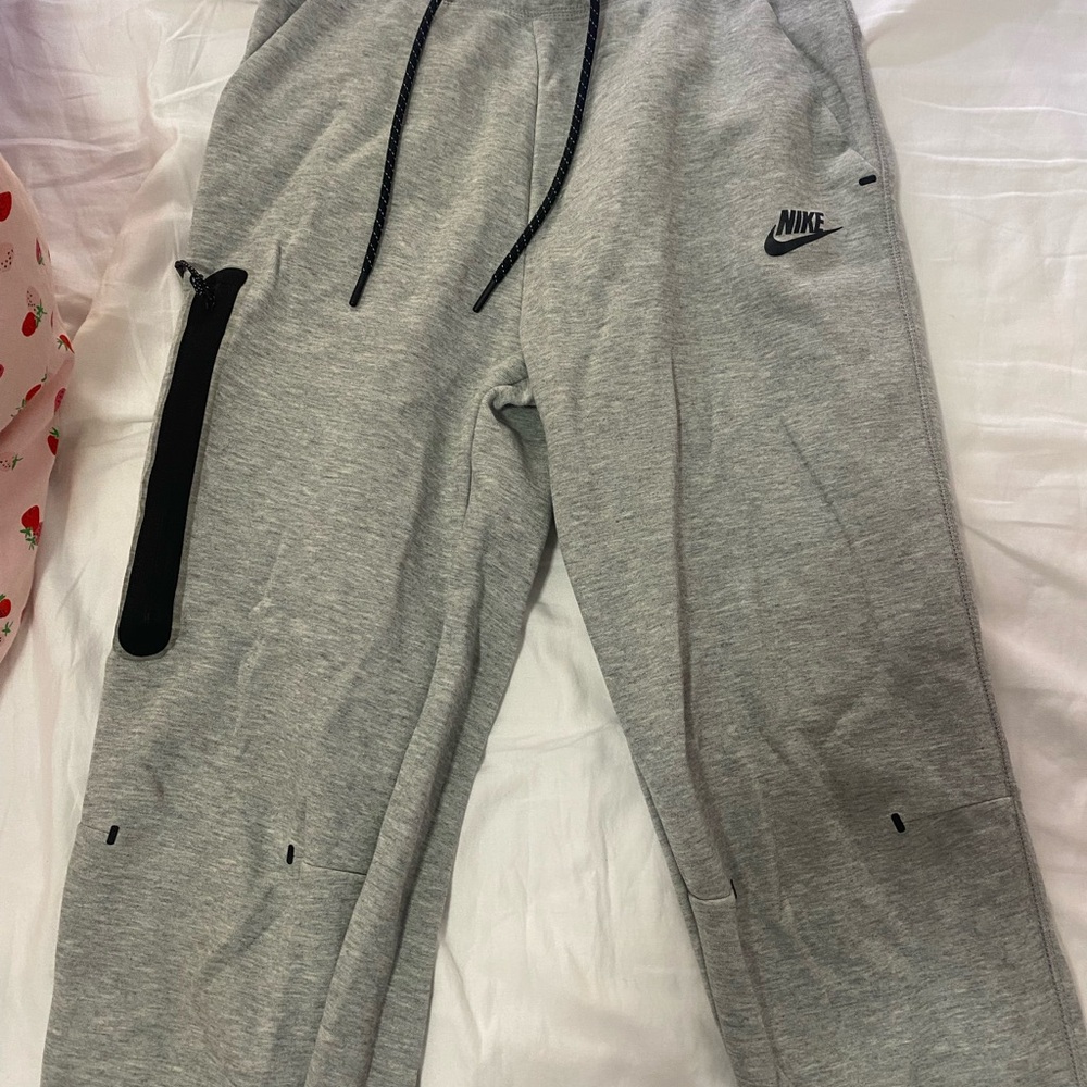 Nike tech sweatpants